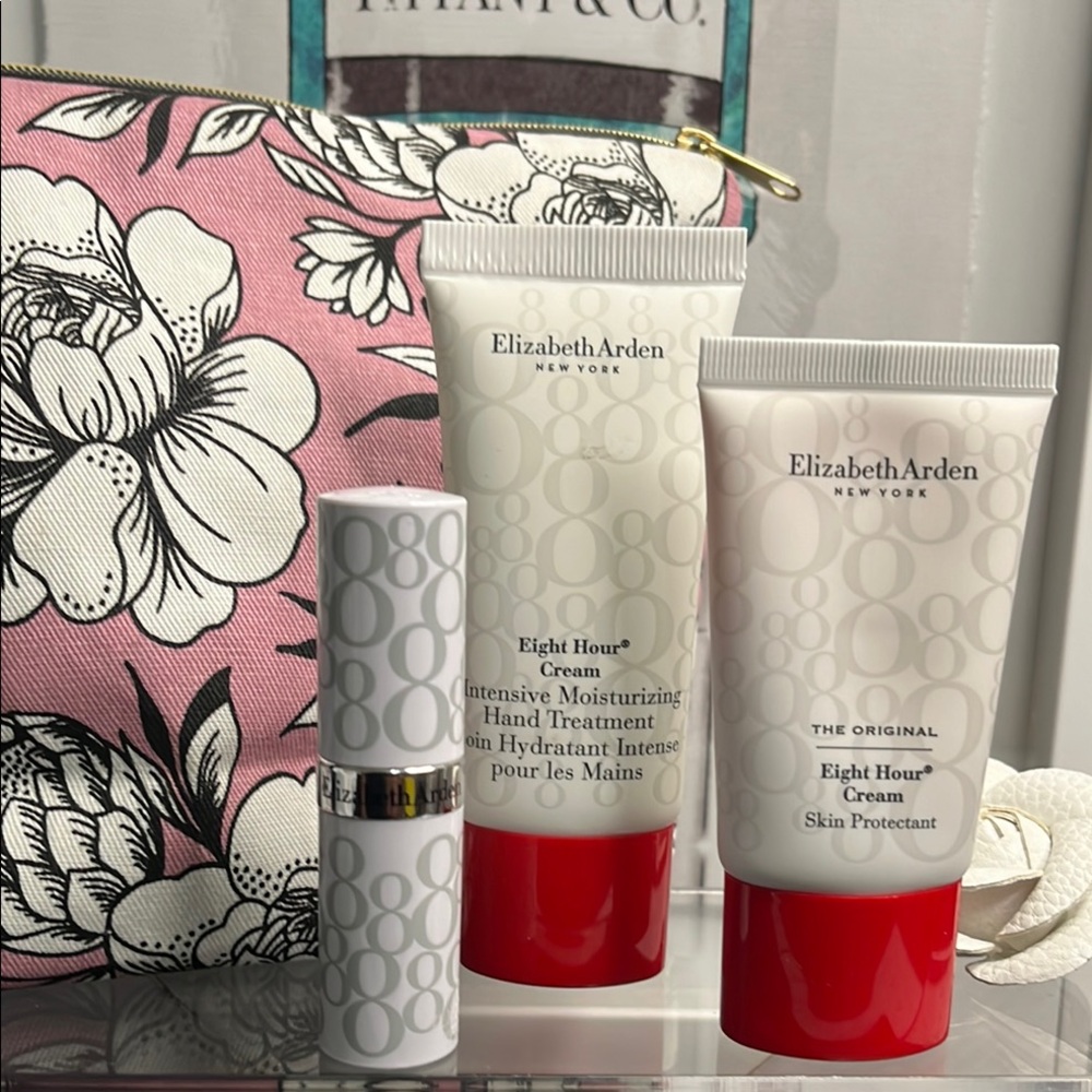 Elizabeth Arden Eight Hour Cream with Red Cap Bundle w/flower makeup bag. NWT